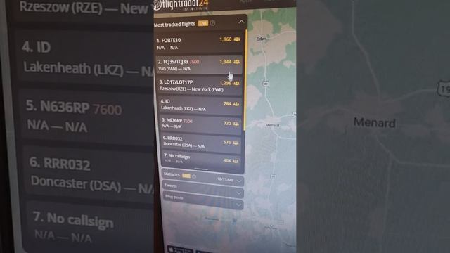 Узнать где летит самолёт очень просто. Нужно зайти на Flightradar24 #самолеты #отслеживание #сайты смотреть онлайн