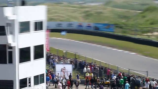 Ferrari F1 doorkomst Zandvoort. Formule 1 motorgeluid. HD video. Ferrari F1 sounds V12. смотреть онлайн