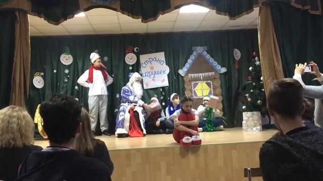 Новогодняя сказка 10-Б, Харьков, школа 49, 22.12.2018 смотреть онлайн