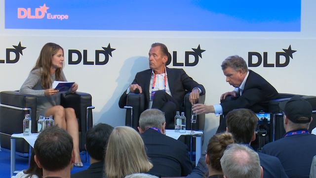 Media In A Platform Economy (Paul-Bernhard Kallen & Mathias Döpfner) | DLD Europe 18 смотреть онлайн