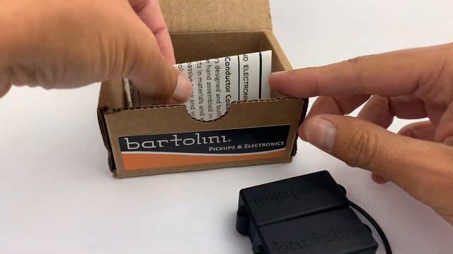 Bartolini 8CBP Precision Bass® Pickup: What’s In The Box? (A Close-Up Look) смотреть онлайн