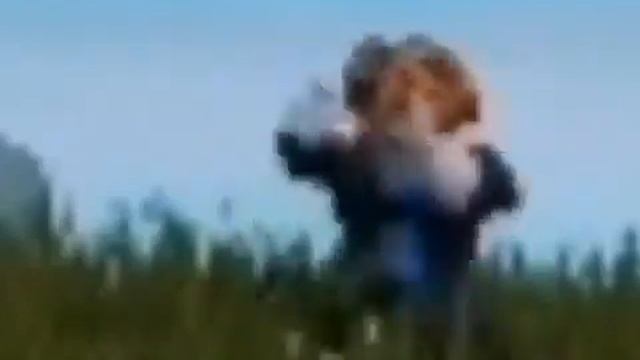 low quality video of a roblox character dancing to a low quality song смотреть онлайн