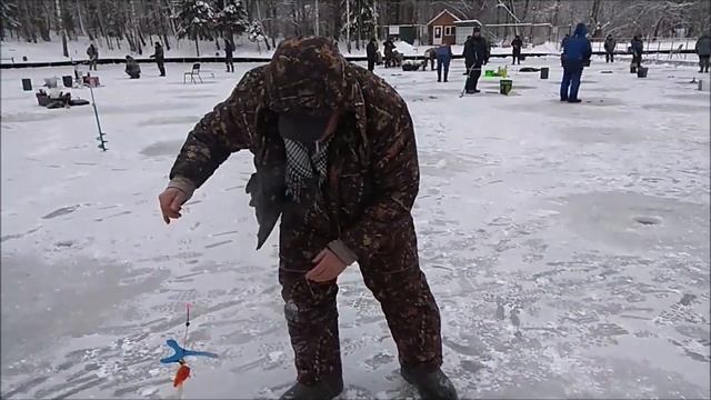 Форель ловится на блесны и пасту. Ратлины молчат. Поимки на спорт зоне.Клёвое место, Лосиный остров смотреть онлайн