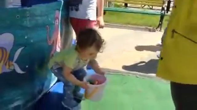 АКУЛЫ!!! Марья, Милана, Саша и Арсений смотреть онлайн