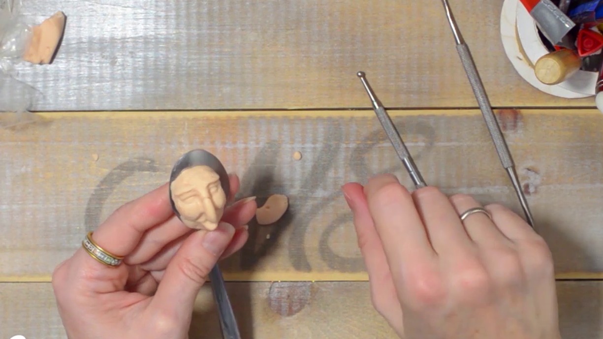 Делаем лицо для ватной игрушки "Баба Яга". Пошаговый мастер-класс смотреть онлайн