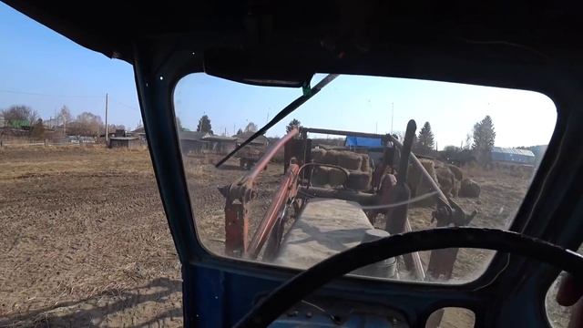 Буксую и режу колеи, перевожу сено. Переезд сена. смотреть онлайн