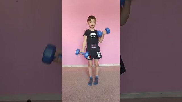 Тренеровка дома во время карантина. Кикбоксинг.