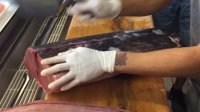 Amazing Giant Marlin cutting skills смотреть онлайн