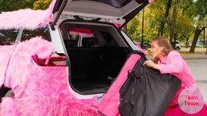 Розовая машина vs Черная машина Челлендж | Сумасшедший Челлендж от TeenTeam Challenge