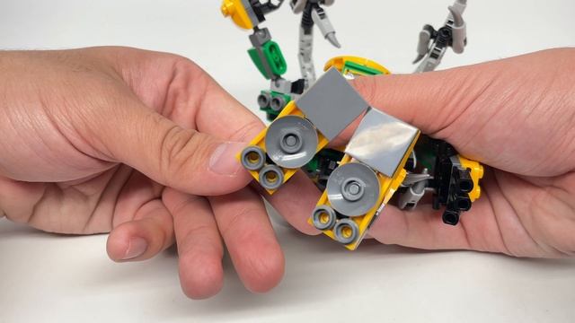 LEGO Spider-Man & Doc Ock Mech Battle review! Weird CLONE 2021 set. смотреть онлайн