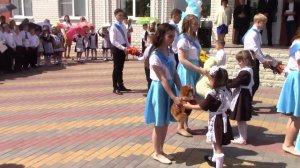 Последний звонок-2019. Прощальный танец выпускников и первоклашек. Жерновецкая СОШ Курская область