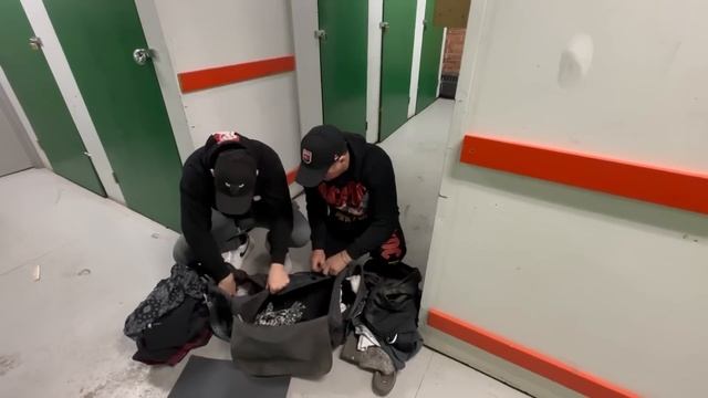 Аукцион контейнеров в Канаде.Купили два юнита + забытые посылки с Amazon. смотреть онлайн