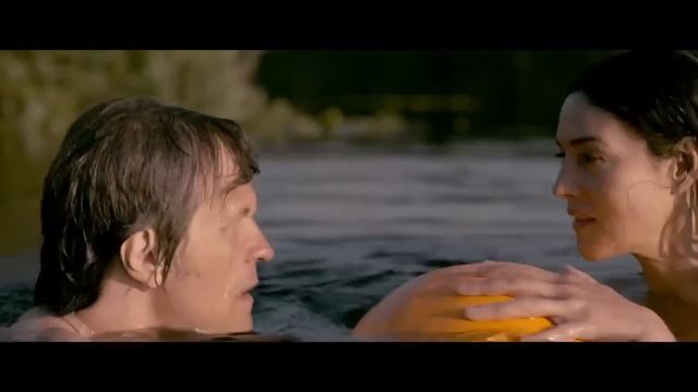 Emir Kusturica & Monica Bellucci scene from the movie On The Milky Road Clip смотреть онлайн