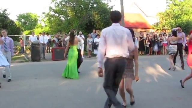 Выпускной вальс 2011 (лицей "Проминь").avi смотреть онлайн