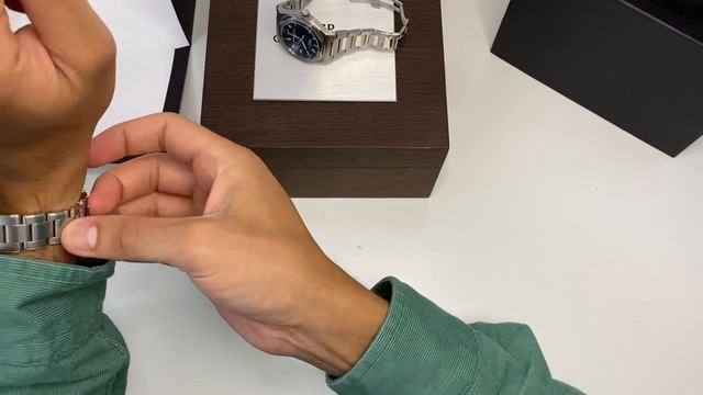 Girard-Perregaux Laureato 38mm Blue Dial Unboxing #girardperregaux #laureato #gp
