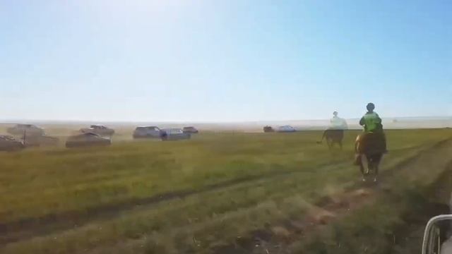 Скачки в Шэнэхэне. Внутренняя Монголия. Хулун-Буир. Китай. смотреть онлайн