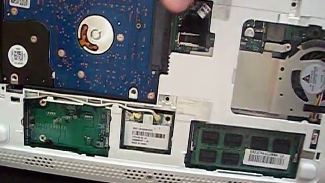 Acer Aspire One Happy 2 RAM Upgrade смотреть онлайн