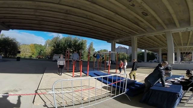 Как ездить на роликах. Памп Трек Строгино. How to rollerblade. Pump-track. смотреть онлайн