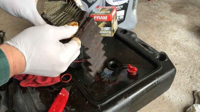 Ultra Synthetic Fram Oil Filter Teardown after 17,000 miles Toyota Oil Change Update смотреть онлайн
