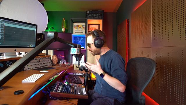 Tascam Model 12 Review - Audio Mixer for Streaming, Podcasting and Producing смотреть онлайн
