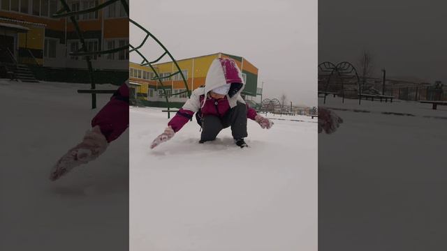 прогулка "Первый снег" смотреть онлайн