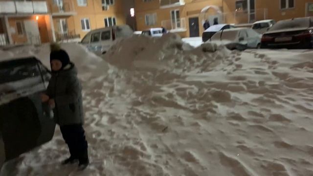 Наши новогодние каникулы?/ Отдых с семьей/ Развлекаемся с детьми смотреть онлайн