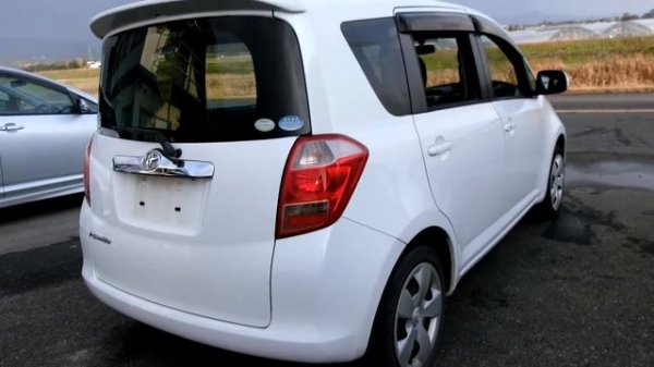 KS AUTO EXPORTS 2006 Toyota Ractis pearl