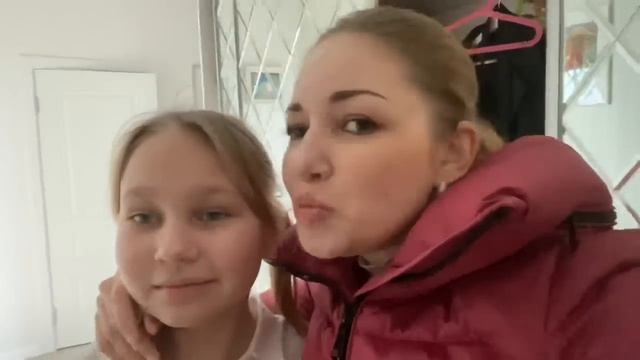 VLOG ПООЩРЯЕМ Алису за ХОРОШИЕ ОЦЕНКИ / Новый весенний маникюр ? смотреть онлайн