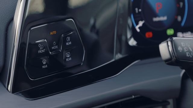 Laag verbruik en optimale connectiviteit | Volkswagen Golf 8 | Test | Autovisie смотреть онлайн