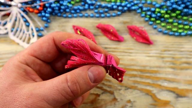 КАК сделать Новогодние ИГРУШКИ своими руками из фоамирана / DIY Christmas tree toys # 5 смотреть онлайн