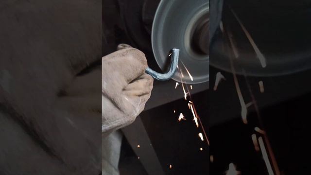 Hand forged number 4! How it's done? Home decor. DIY смотреть онлайн