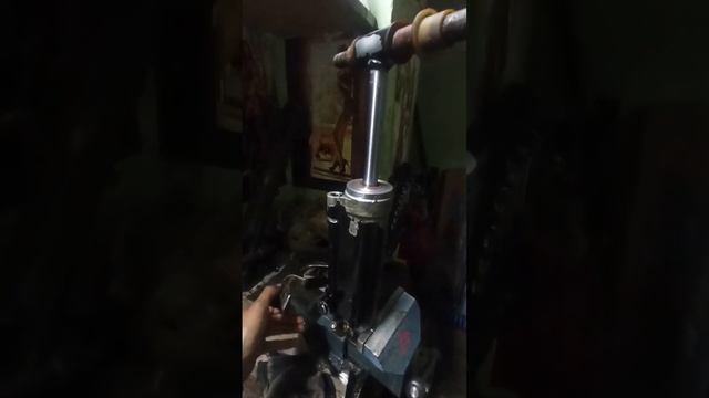 Проверка работы гидроподьемника лодочного мотора, механизм фиксации подъёма лодочного мотора смотреть онлайн