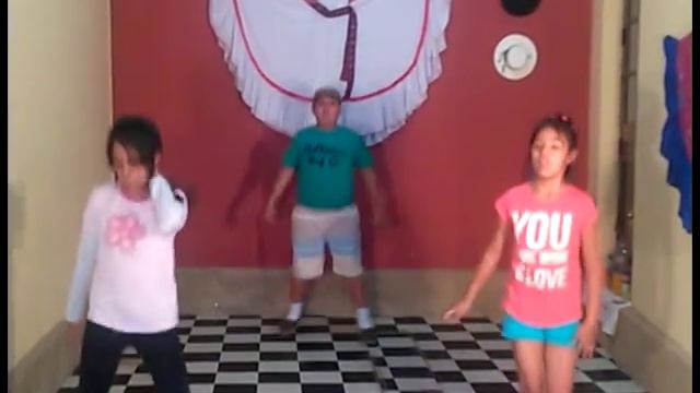 ADA Amigos Del Arte Problem Ariana Grande Coreografía de niños смотреть онлайн