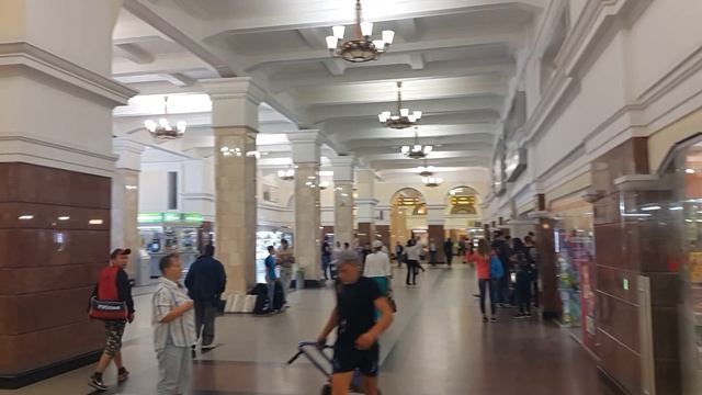 Видео входа в помещения внутри ЖД ВОКЗАЛА НОВОСИБИРСК-ГЛАВНЫЙ смотреть онлайн