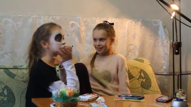 Грим - макияж на Хеллоуин смотреть онлайн