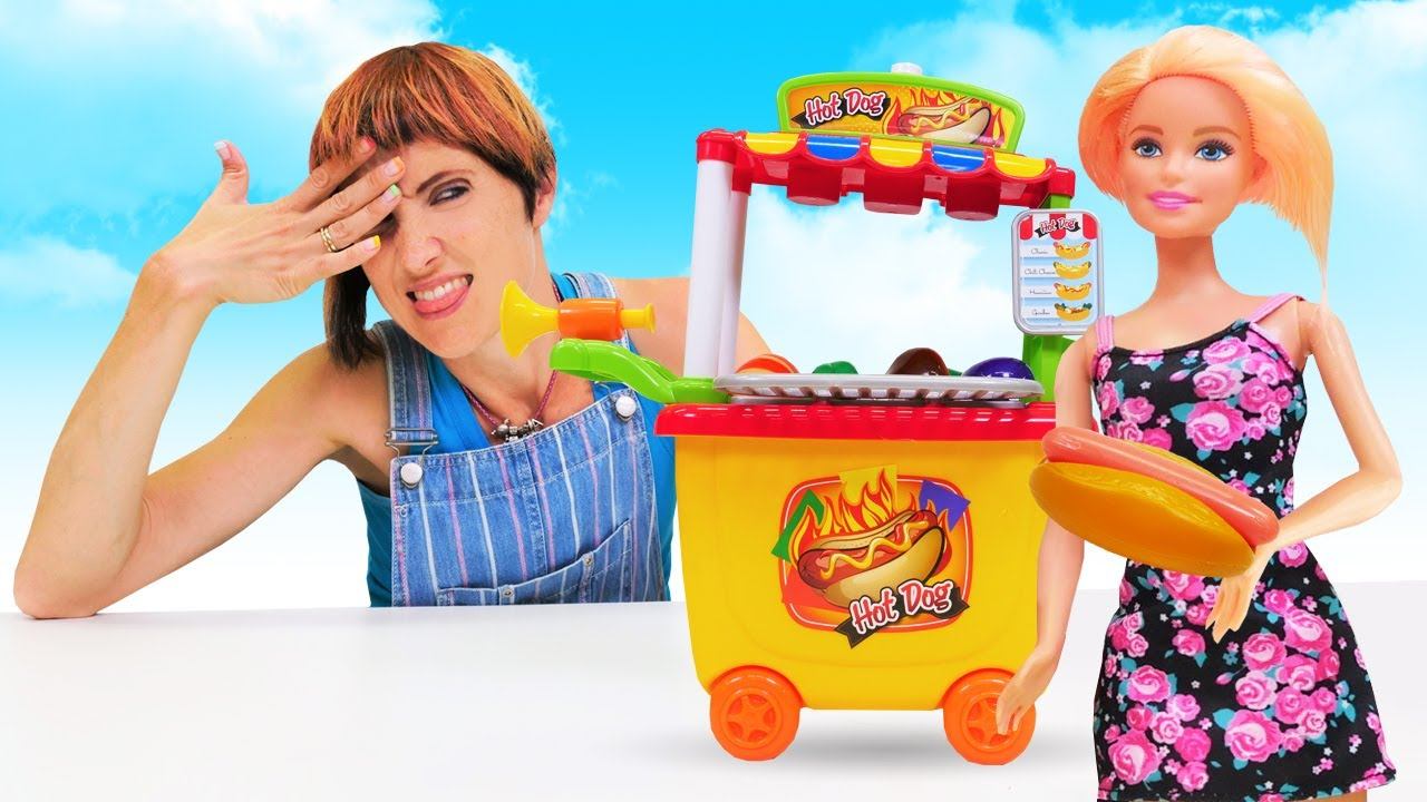 Барби и Маша Капуки. Игры готовка с Барби. Видео с куклами - Барби и Кен на вертолете смотреть онлайн