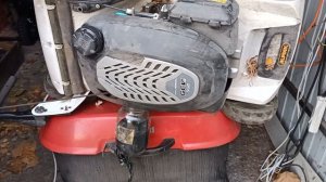 Замена масла в газонокосилке. Легко и быстро.