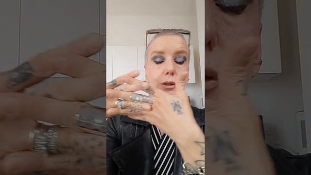 NOVITÀ NELLA MIA VITA? E CAPELLI SILVER ?CON UNA CREMA? смотреть онлайн