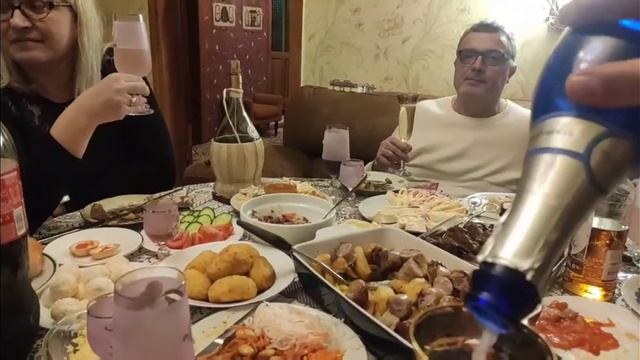 Приготовления?? и как мы отмечали Новый 2022год!Гости с Италии?? смотреть онлайн