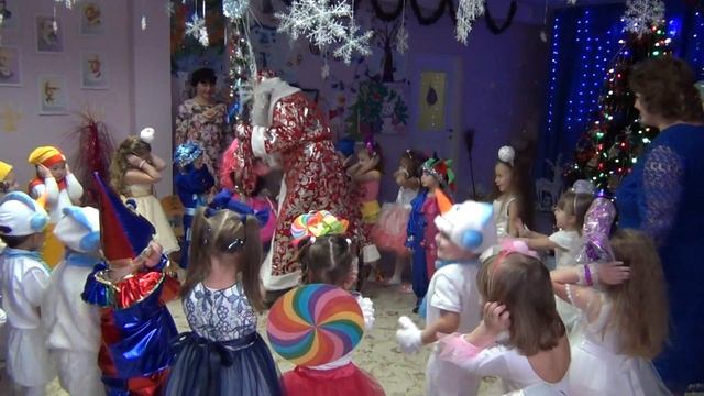 Праздник в детском саду "Новогодние картинки" смотреть онлайн