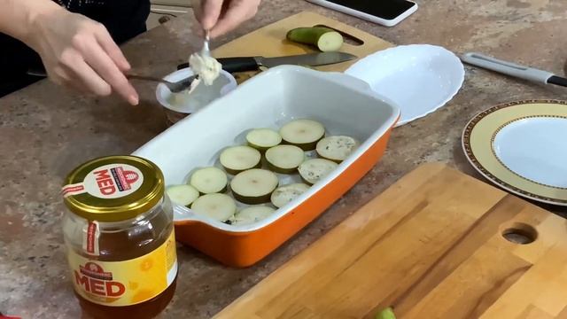 ЛУЧШИЙ ДЕСЕРТ /ЗАКУСКА К ВИНУ/ГРУШИ С МЕДОМ , ОРЕХАМИ И СЫРОМ. смотреть онлайн