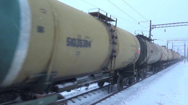 Электровоз ВЛ80С-954/927 с грузовым поездом смотреть онлайн
