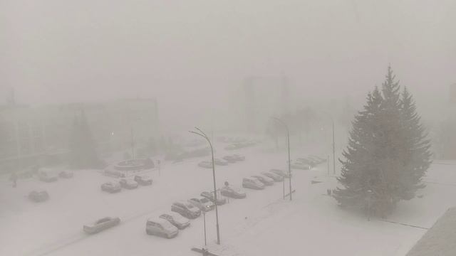 ?⚡️?В Анжеро-Судженске (Кемеровская область) зафиксировали редкое явление - гром и молнию ❗️ смотреть онлайн