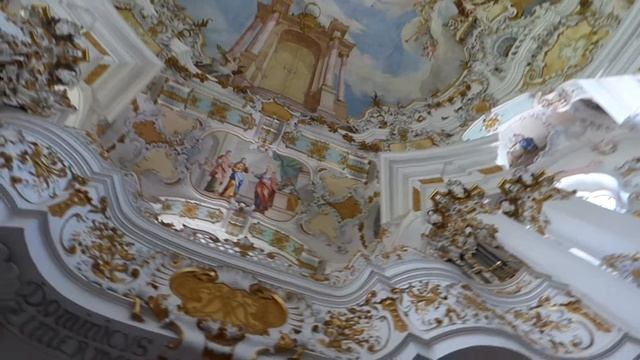 Inside the Wieskirche, Germany смотреть онлайн