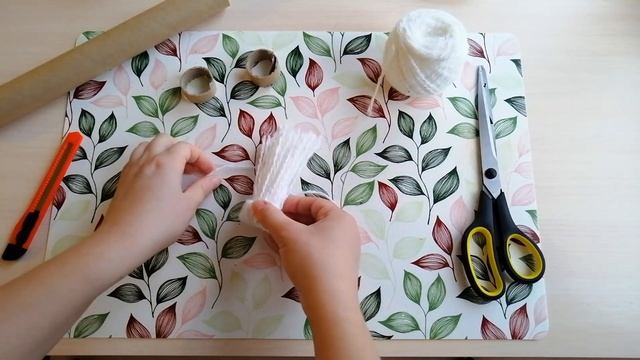 DIY новогодний декор - гномы и шапочки из ниток на елку смотреть онлайн