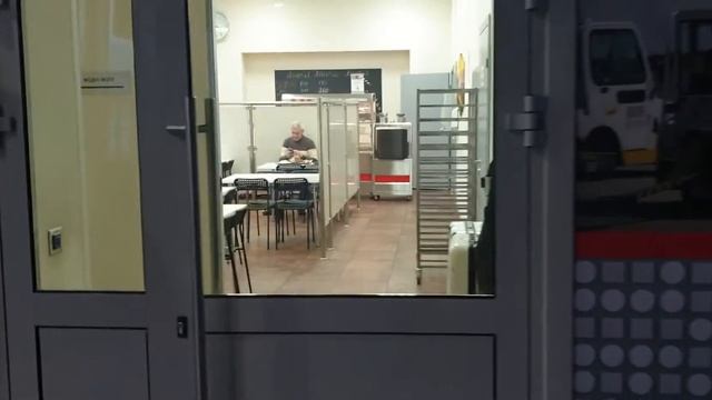 Такси между "Домодедово" и "Внуково". Аэропорт "Внуково"- покушать не дорого! смотреть онлайн