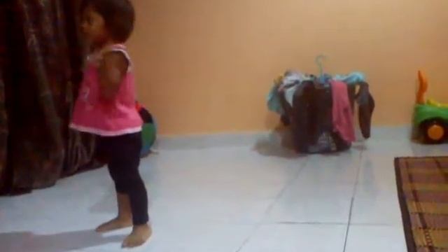 Chicken dance actually смотреть онлайн