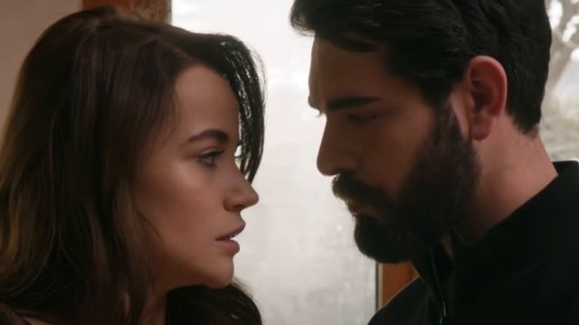 Barış Baktaş brought Yağmur Yüksel to tears at her concert. смотреть онлайн