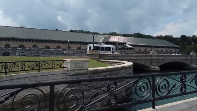 Танцы Сюрреализма