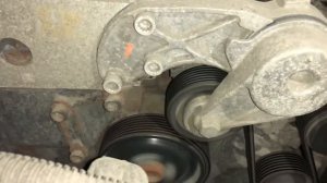 Touareg nf 2012. Сравнение работы натяжного и обводного роликов на двух машинах.